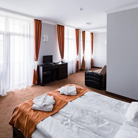 Hotel Transilvania Zalău エクステリア 写真