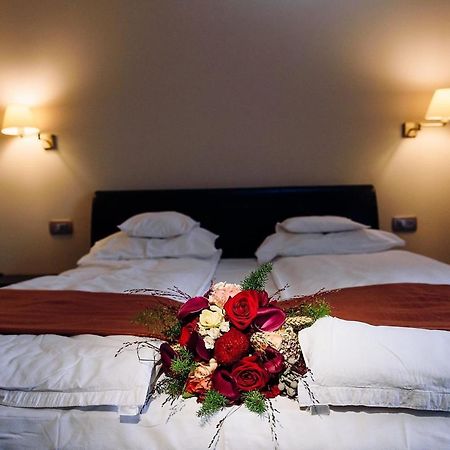Hotel Transilvania Zalău エクステリア 写真
